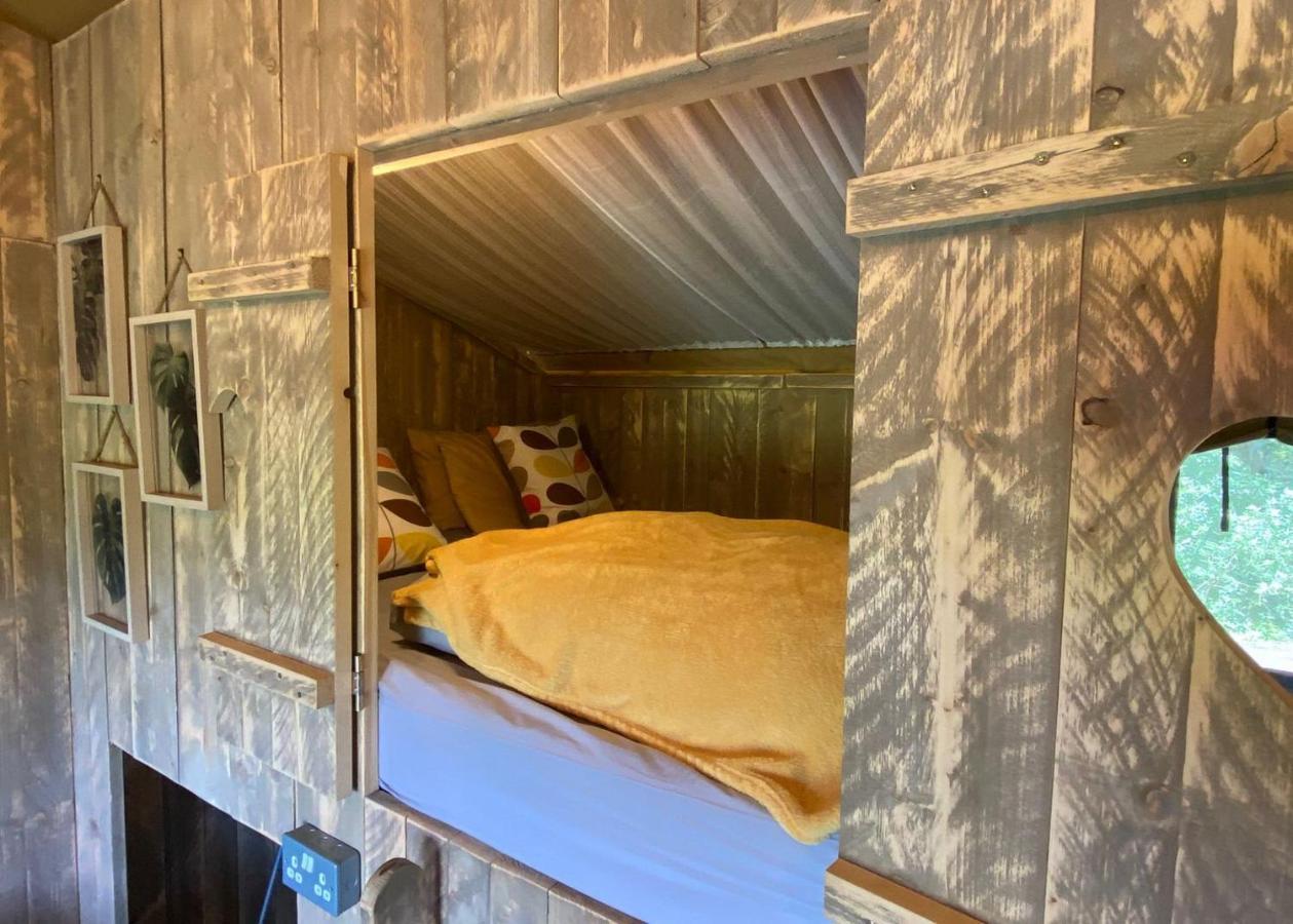 Florence Springs Glamping Gumfreston Exterior photo
